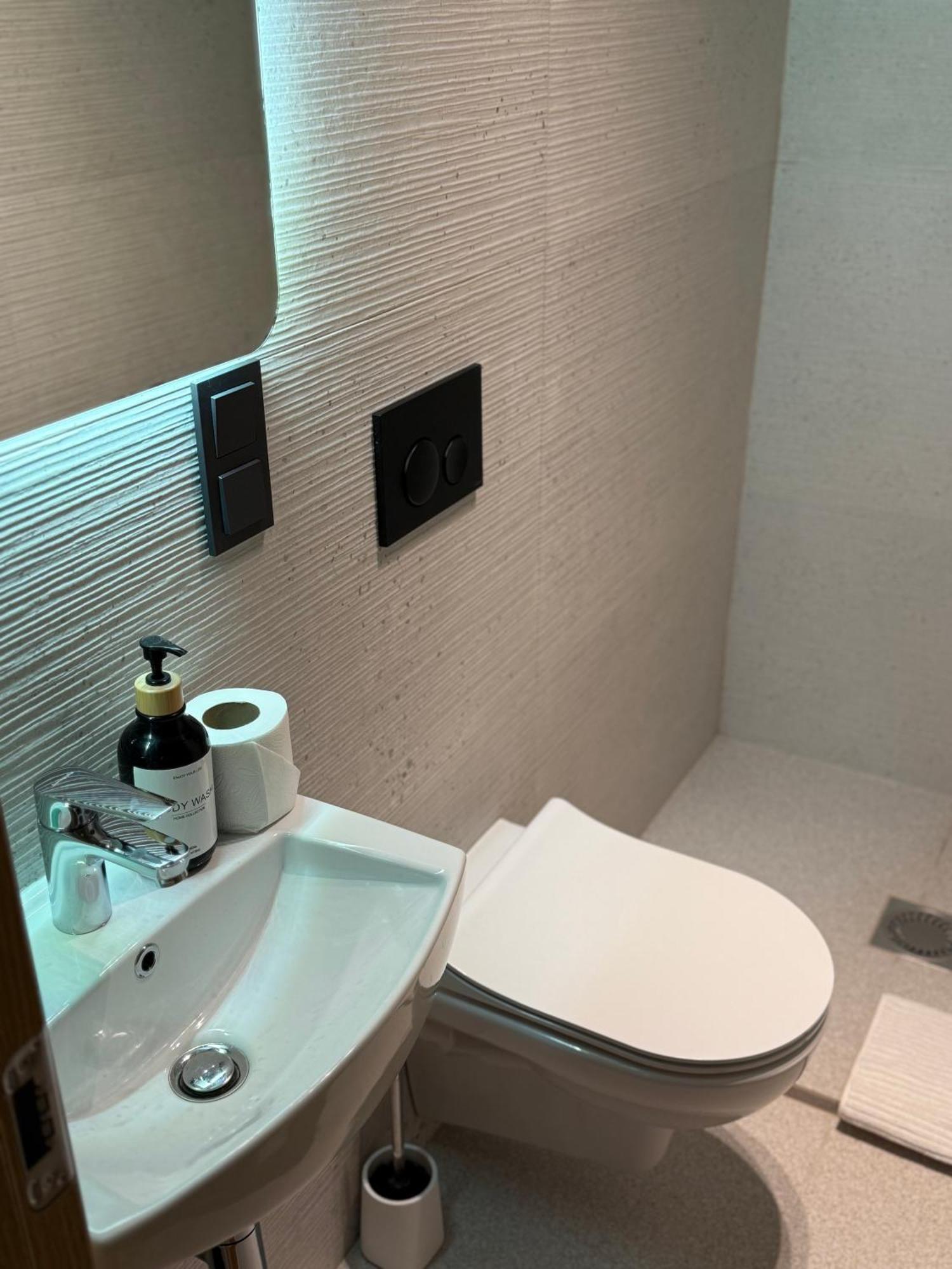 Lovely Two Bedroom In The Old Town Riga Exteriör bild